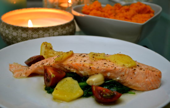 Baked salmon with ginger, lemon and garlic
